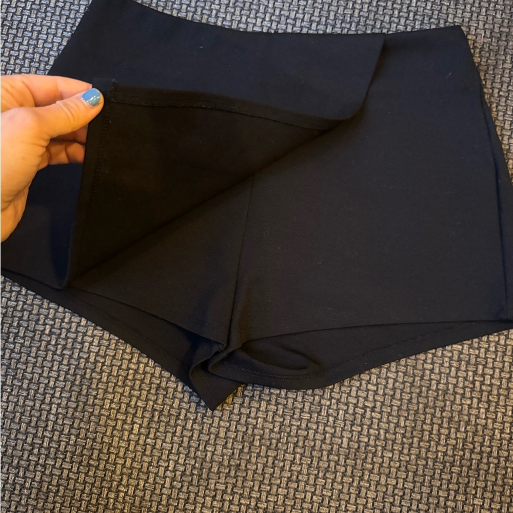 Superdown Black Women's Skort - image 2